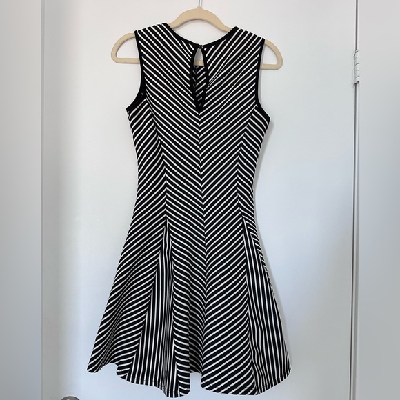 Striped skater dress - Picture 2 of 3